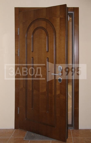 Дверь с фрезеровкой Дверь с фрезеровкой